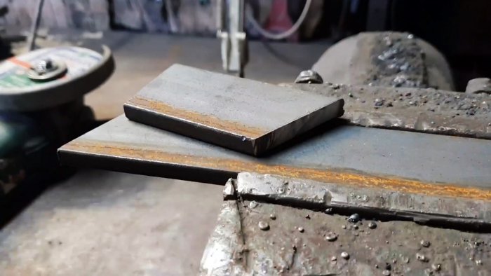 Приставка из хлама к наждаку для идеальной заточки сверл