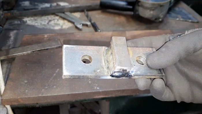 Приставка из хлама к наждаку для идеальной заточки сверл