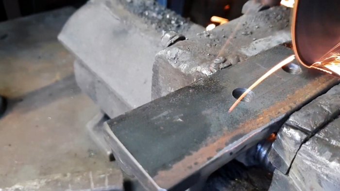 Приставка из хлама к наждаку для идеальной заточки сверл