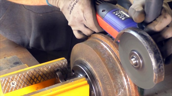 Как из старых барабанов и ступиц сделать мощный станок