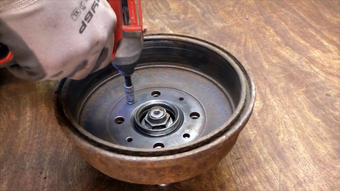 Как из старых барабанов и ступиц сделать мощный станок