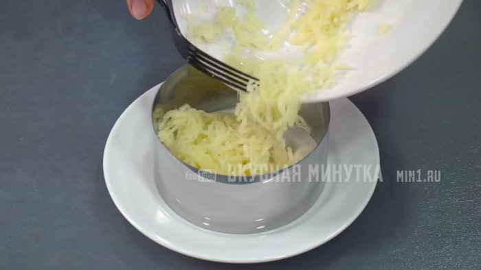 Зачем опытные домохозяйки смазывают терку