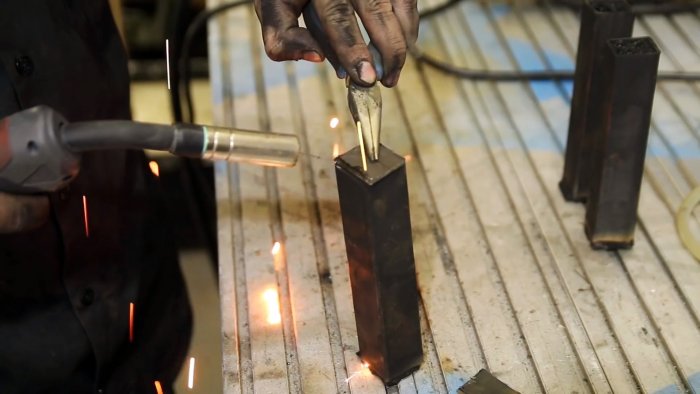 Старинный способ сделать из мягкой стали твердую