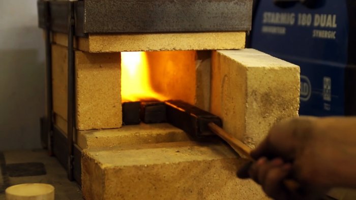 Старинный способ сделать из мягкой стали твердую