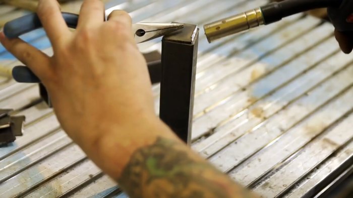 Старинный способ сделать из мягкой стали твердую