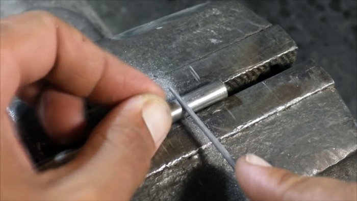 Из люка стиралки можно сделать полезную вещь для мастерской