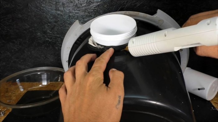 Из люка стиралки можно сделать полезную вещь для мастерской