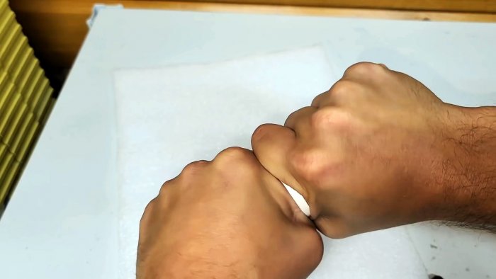 Как без запчастей отремонтировать лампочку за 5 минут