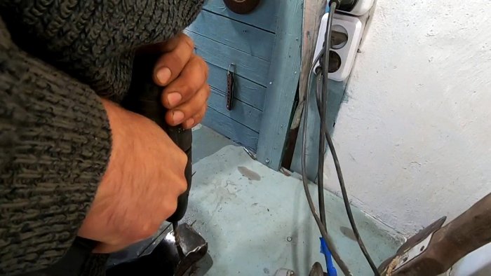 Теперь топор больше никогда не слетит