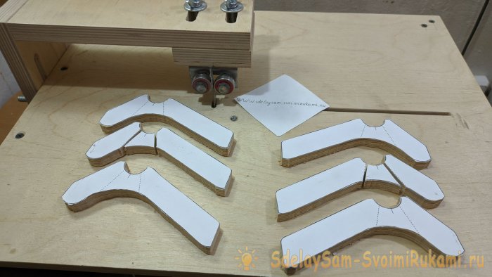 Удобный прижим для Т-трека из фанеры своими руками