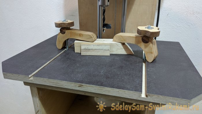 Удобный прижим для Т-трека из фанеры своими руками