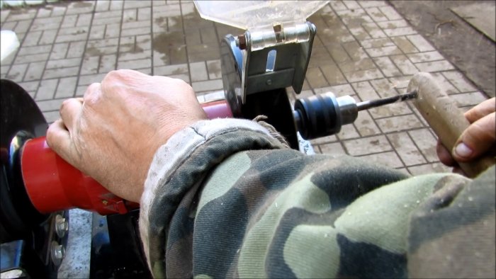 Как поставить зажимной патрон на вал наждака без токарки