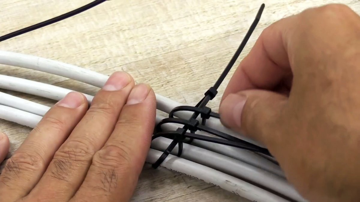 10 идей как с помощью кабельной стяжки аккуратно прокладывать и маркировать провода