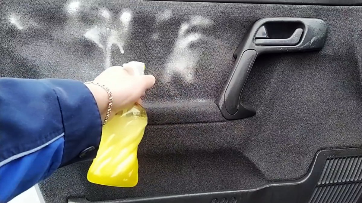 Как сделать копеечное, проникающее средство для чистки салона автомобиля