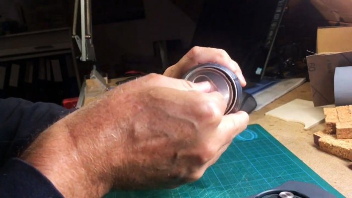 Как сделать большие пробки для алюминиевых банок из маленьких винных