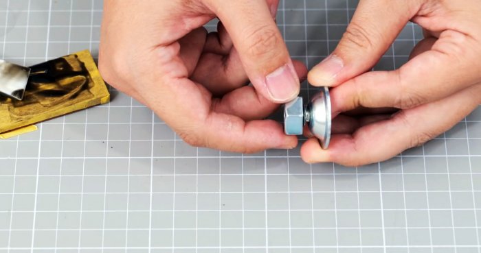 Как сделать пистолет для герметика под шуруповерт и делать ремонт комфортно