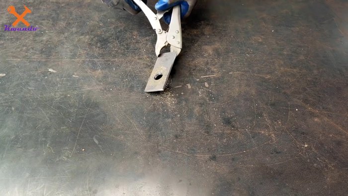 Как из роликовой цепи сделать сверлильную стойку для ручной дрели