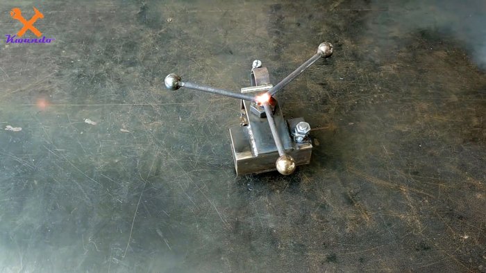 Как из роликовой цепи сделать сверлильную стойку для ручной дрели