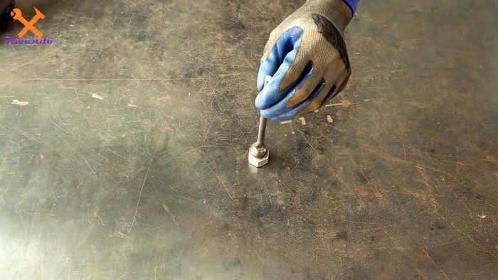 Как из роликовой цепи сделать сверлильную стойку для ручной дрели