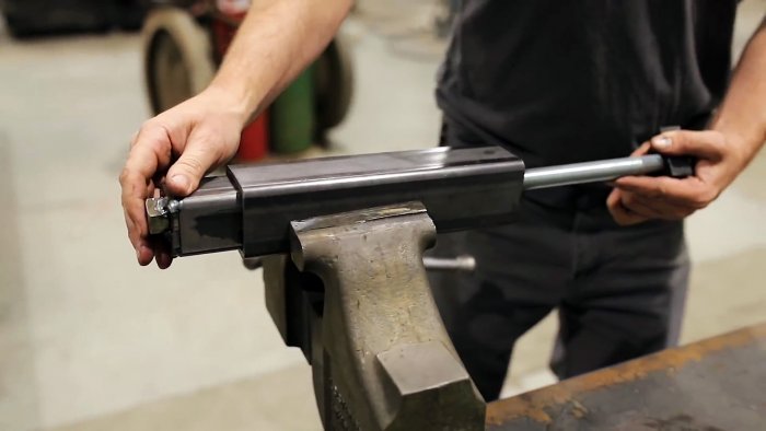 Как снять шов сварной шов в профильной трубе