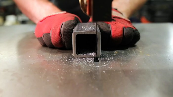 Как снять шов сварной шов в профильной трубе