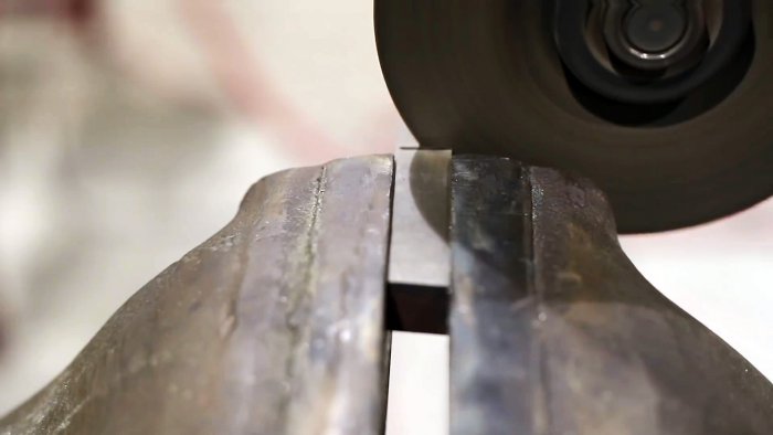 Как снять шов сварной шов в профильной трубе