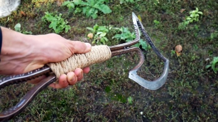 Как из обычной арматуры сделать удобный топор