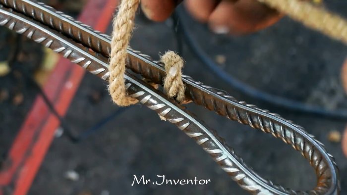 Как из обычной арматуры сделать удобный топор