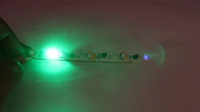 Как сделать простейшую хаотичную мигалку на любое количество светодиодов