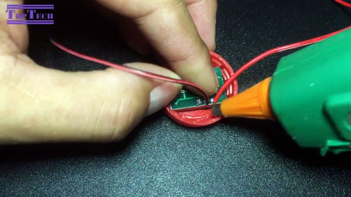 Как сделать вольтметр без питания