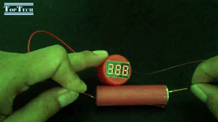 Как сделать вольтметр без питания