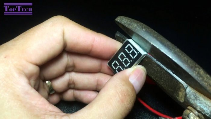 Как сделать вольтметр без питания