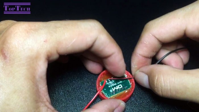 Как сделать вольтметр без питания