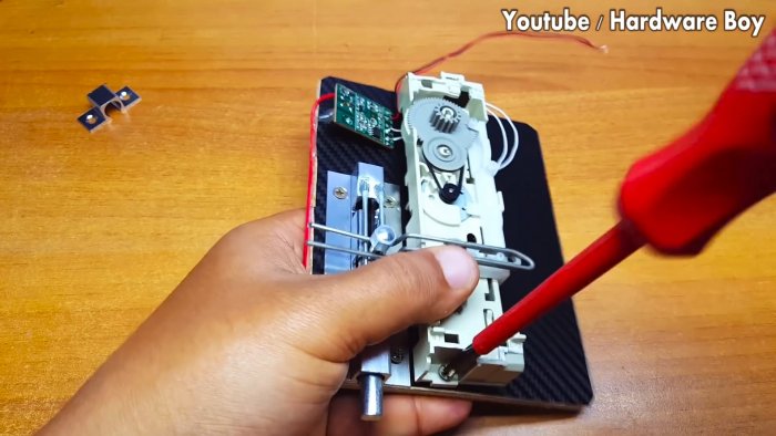 Как из DVD привода сделать электронный замок