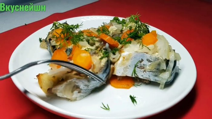 Просто кладем скумбрию в банку и забываем про рукав для запекания