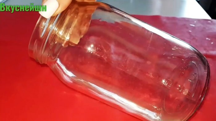 Просто кладем скумбрию в банку и забываем про рукав для запекания