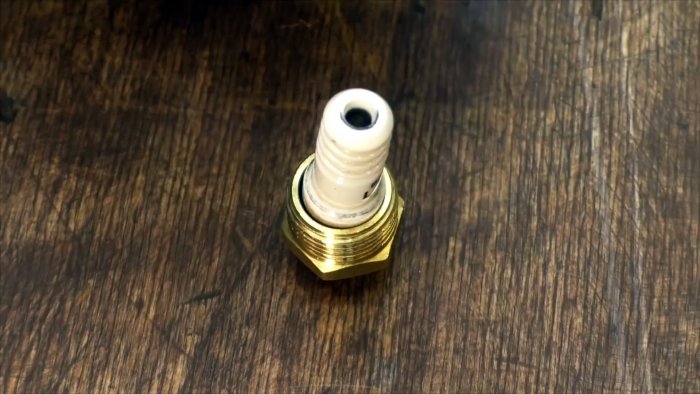 Пескоструйная установка из авто свечи и небольшого газового баллона