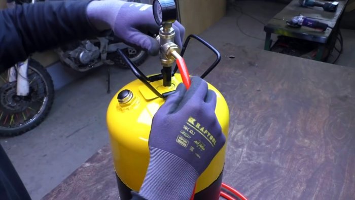 Пескоструйная установка из авто свечи и небольшого газового баллона