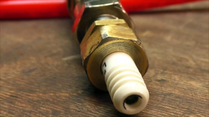 Пескоструйная установка из авто свечи и небольшого газового баллона