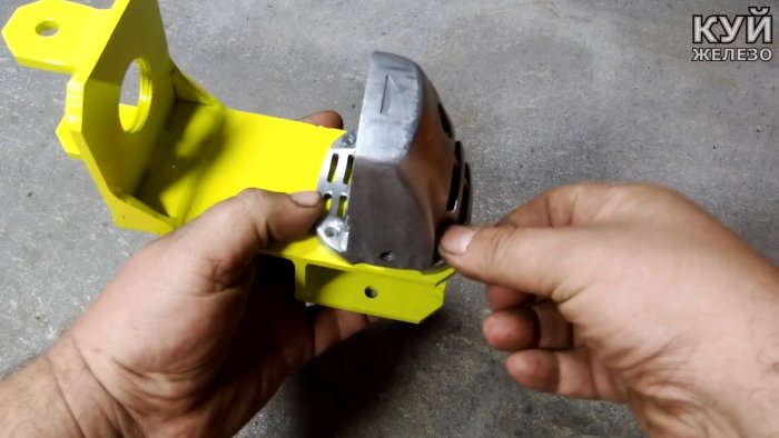 Как из сломанной болгарки и мотора от дворников сделать электродомкрат на 1500 кг