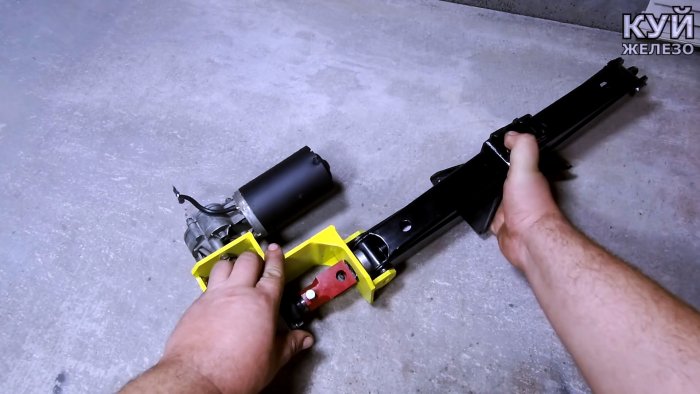 Как из сломанной болгарки и мотора от дворников сделать электродомкрат на 1500 кг