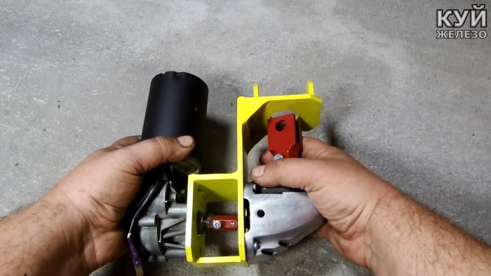 Как из сломанной болгарки и мотора от дворников сделать электродомкрат на 1500 кг