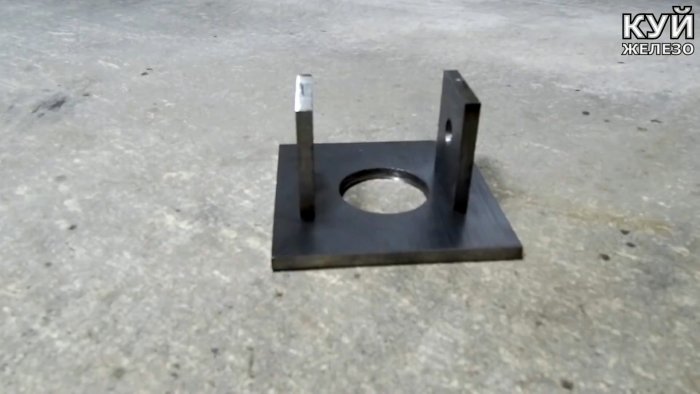 Как из сломанной болгарки и мотора от дворников сделать электродомкрат на 1500 кг