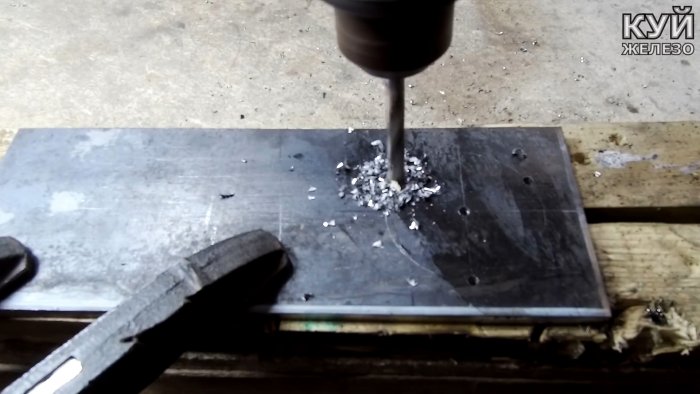 Как из сломанной болгарки и мотора от дворников сделать электродомкрат на 1500 кг