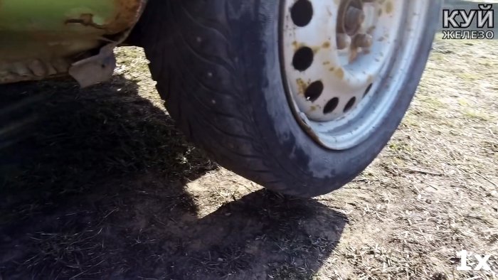 Как из сломанной болгарки и мотора от дворников сделать электродомкрат на 1500 кг