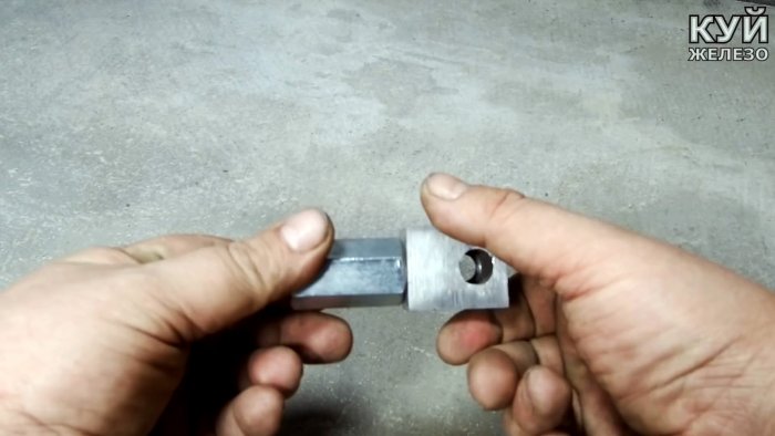 Как из сломанной болгарки и мотора от дворников сделать электродомкрат на 1500 кг