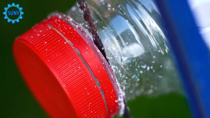 5 полезных поделок из горлышек и ручек пластиковых бутылок