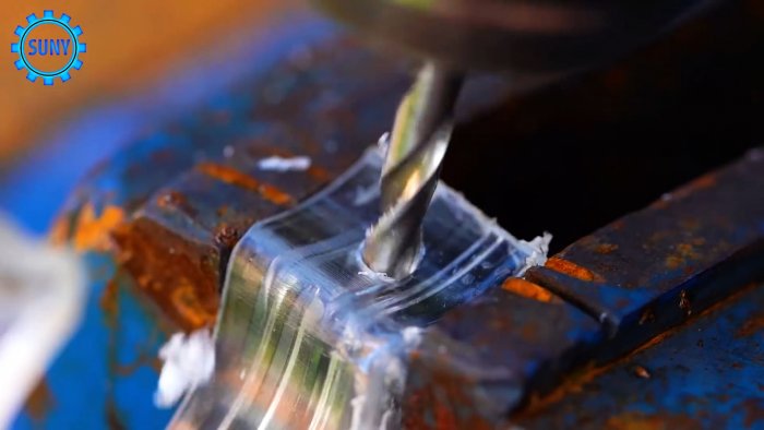 5 полезных поделок из горлышек и ручек пластиковых бутылок