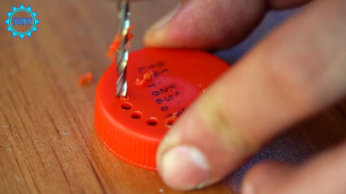 5 полезных поделок из горлышек и ручек пластиковых бутылок