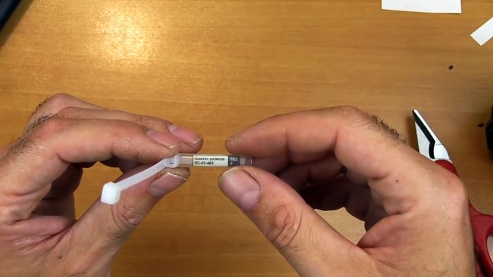 10 идей как с помощью кабельной стяжки аккуратно прокладывать и маркировать провода